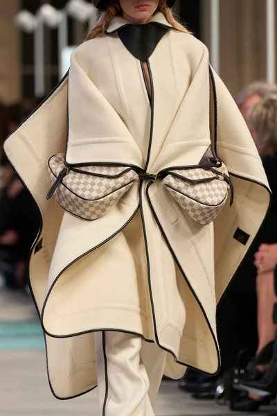 Look 60